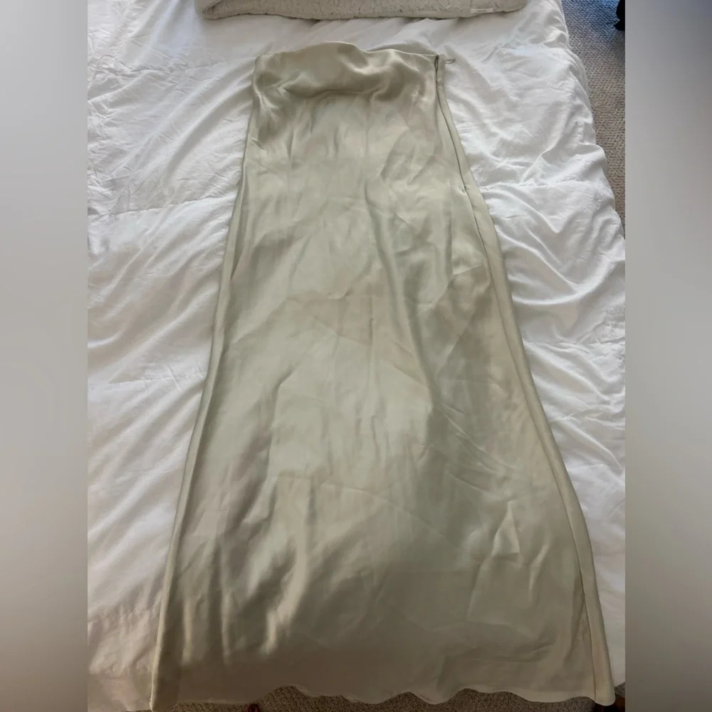 NWT Light Green Strapless Satin Effect Dress - Picture 2 of 3